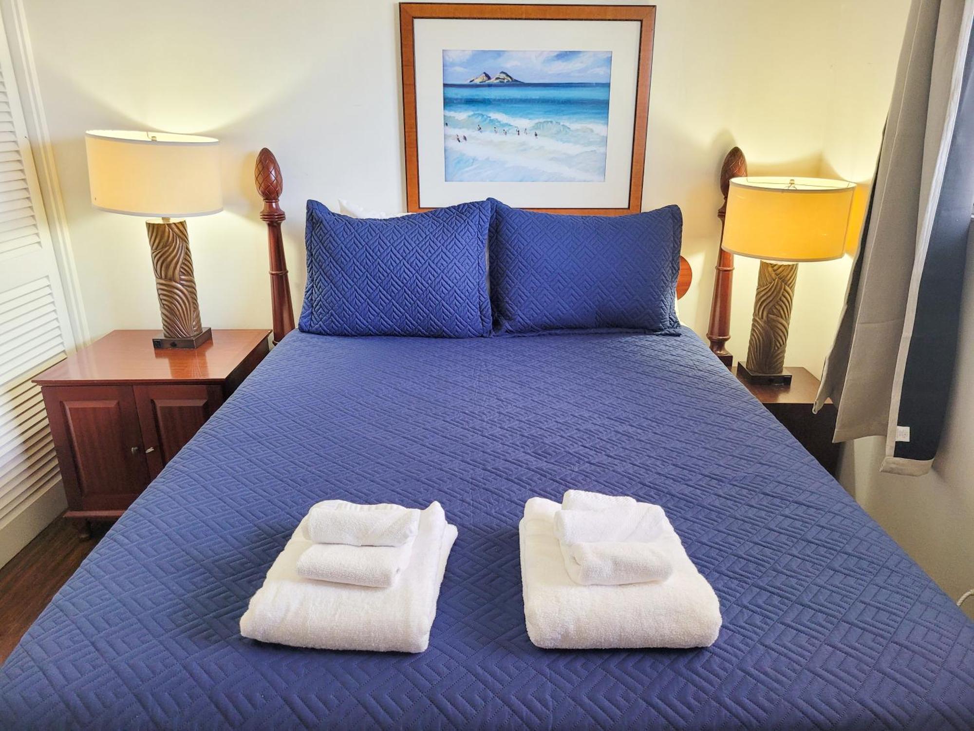 12th Fl Royal Aloha With Parking Mtn Canal View Honolulu